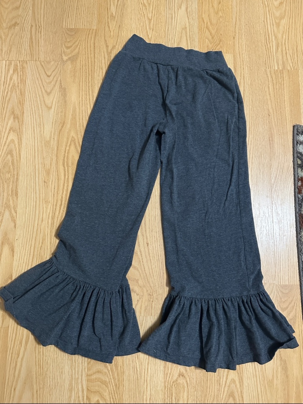 Matilda Jane Golden & Gray Knit Top medium with Matching Gray Ruffle Pants small - Picture 3 of 6